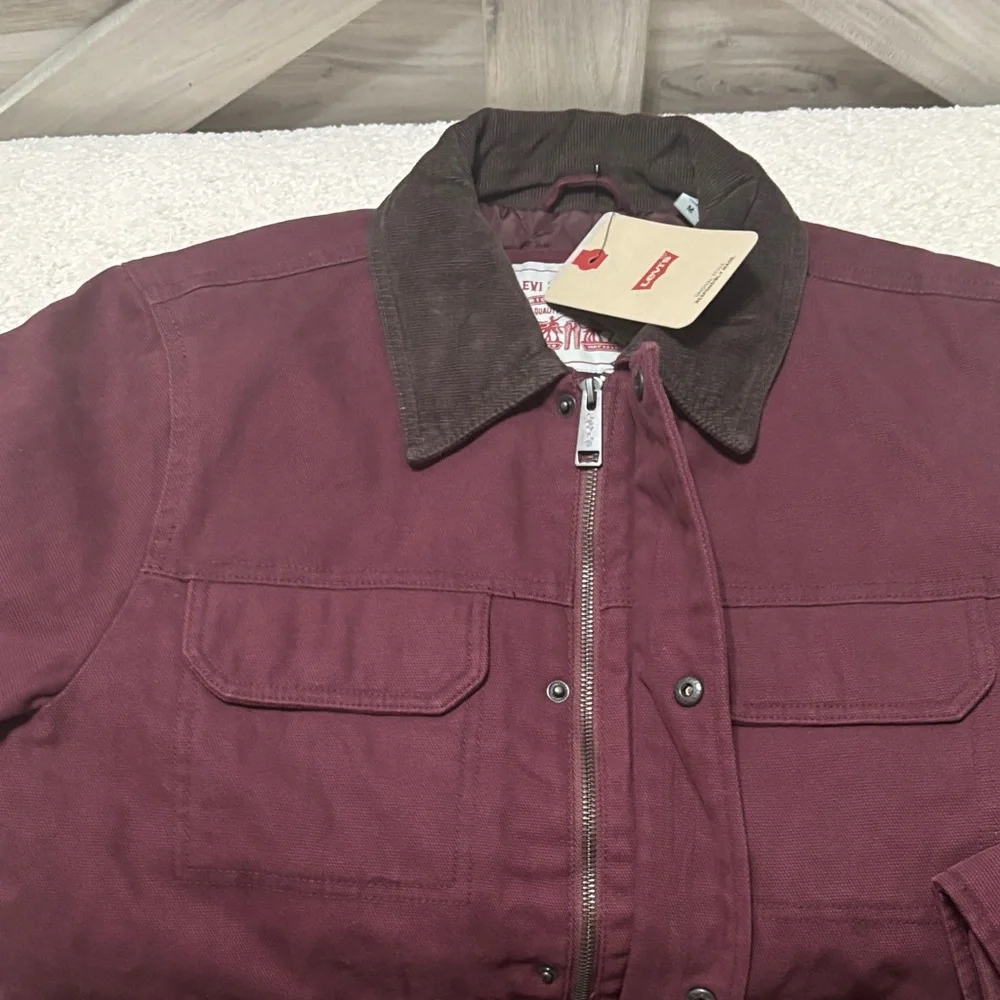 Levi's Men's Maroon burgundy Jacket with Dark Brown Collar - Picture 3 of 7